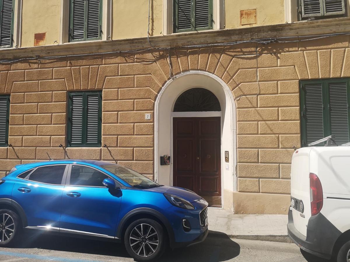 Porta A Mare, Free Parking Apartman Livorno Kültér fotó